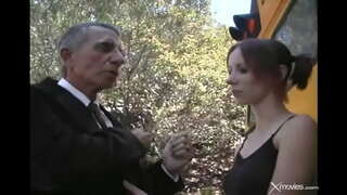 ���ომხიბლავი და თამამი გოგონა ანალური