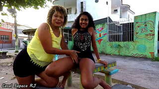 новинья տիւրոսի սևաներկ com o casal sapeca