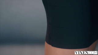 ZORRA Atrevida chica seduce jefe de