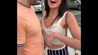 Повне відео: Ніжна тінейджерка Еїві Лав трахається зі своїм новим знайомим