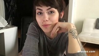 ���ათუნია მოყვარული შორის მარტო